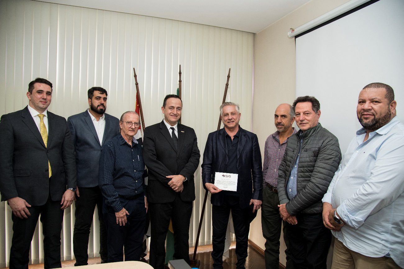 Seciesp homenageia Jomar Cardoso por mais de 20 anos de dedicação ao setor de elevadores