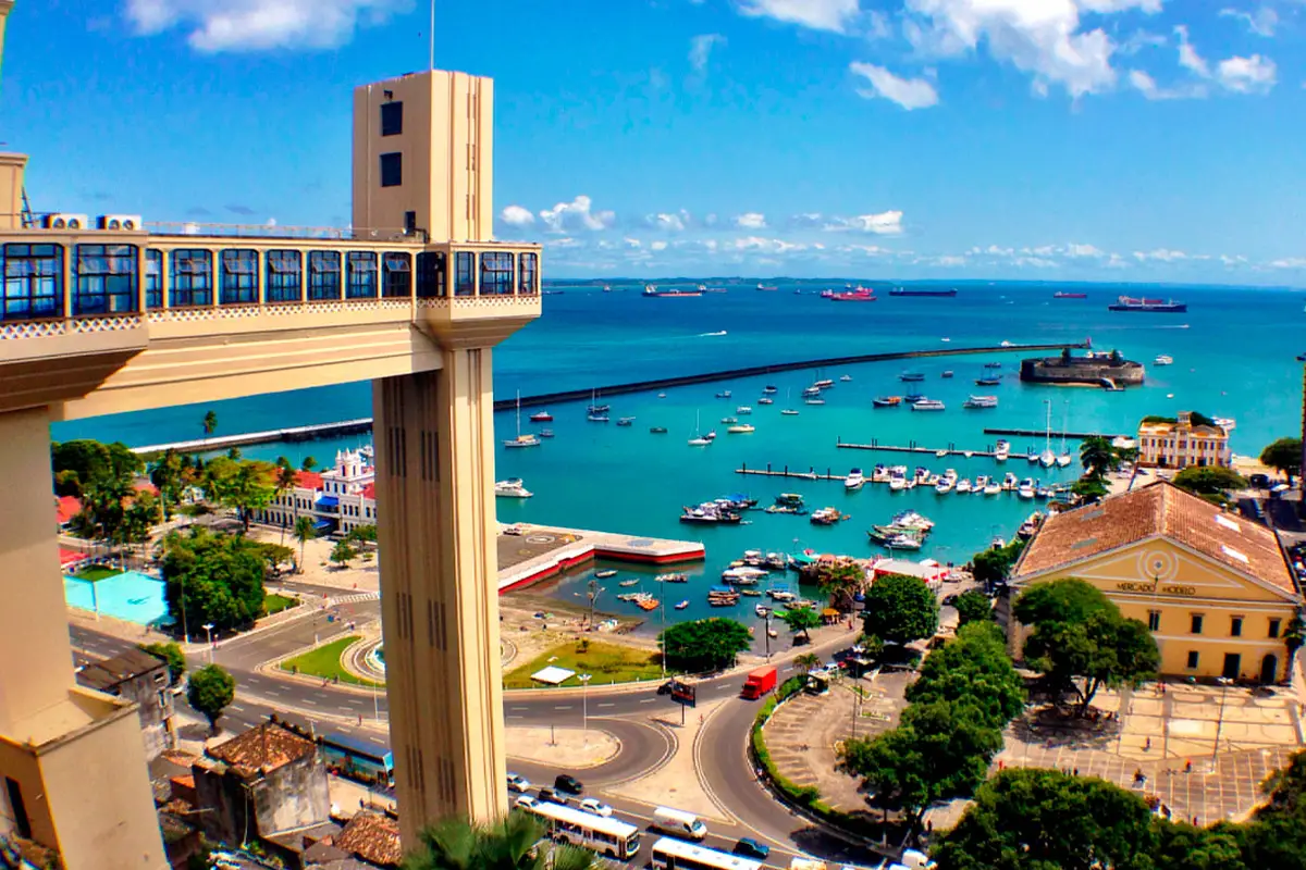 Elevador Lacerda completa 149 anos