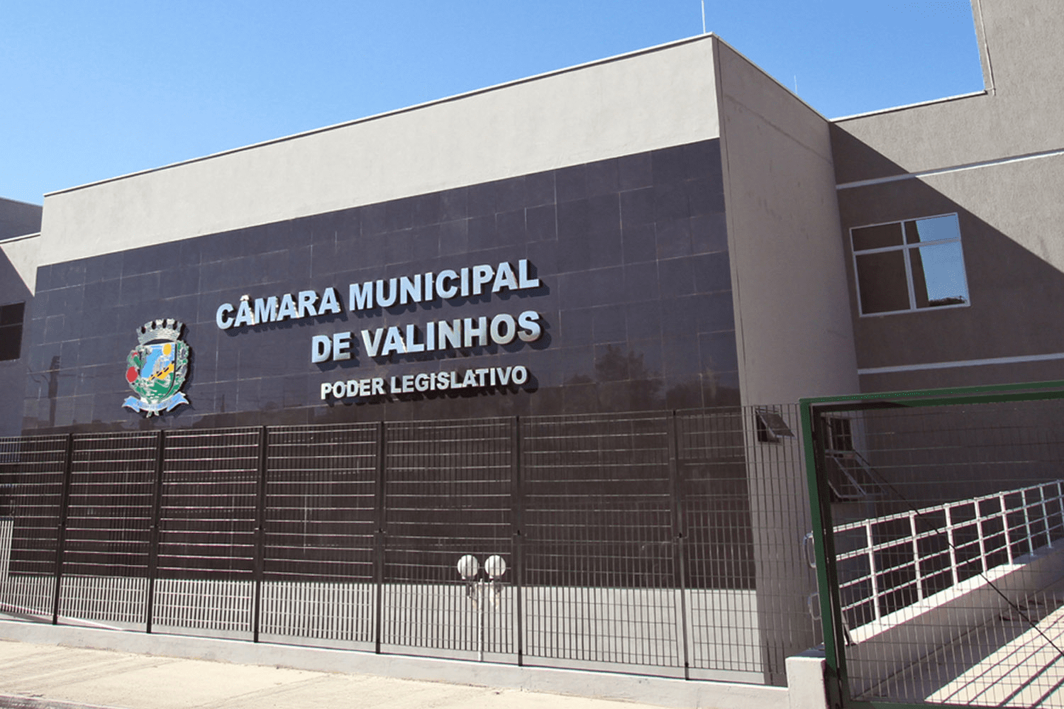 Projeto obriga instalação de elevadores para macas em prédios de Valinhos