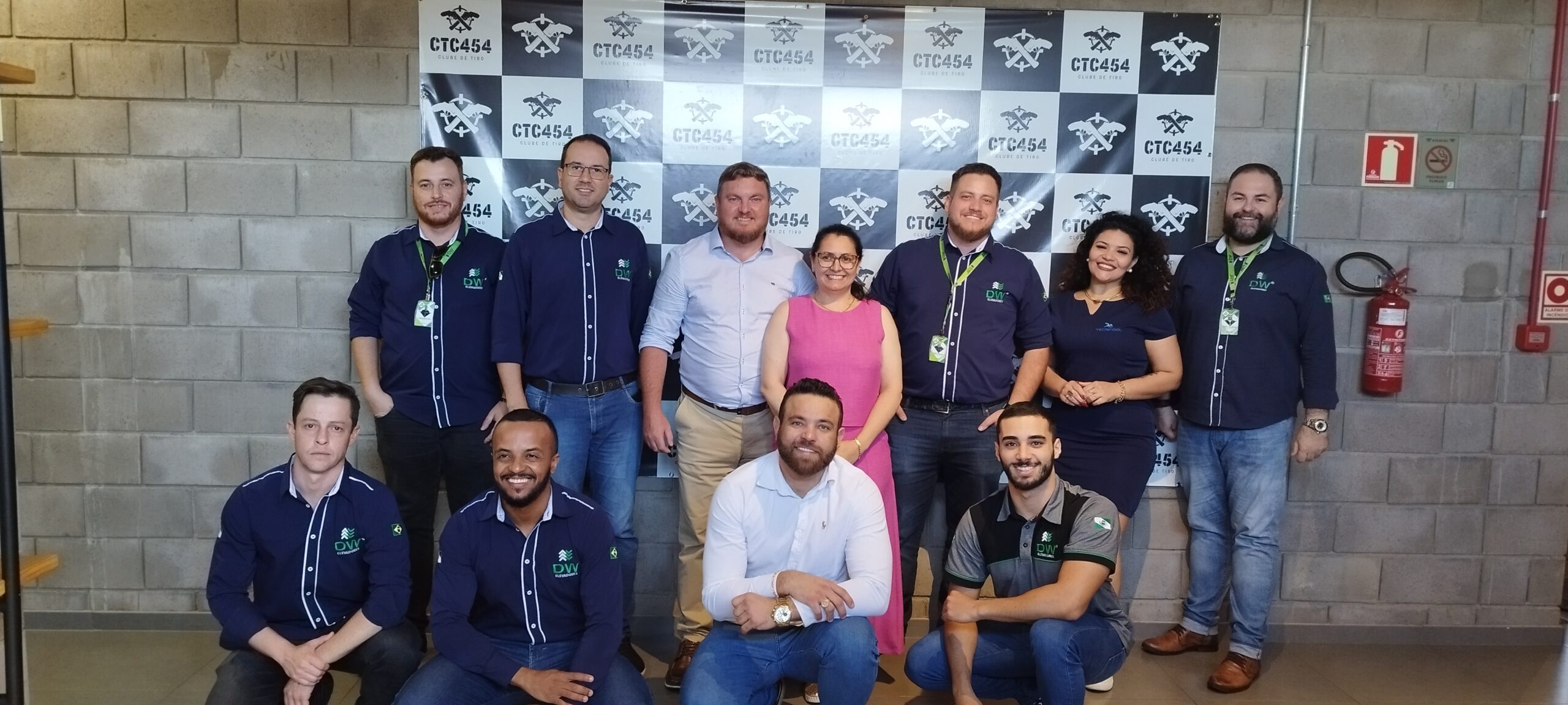 DW Elevadores realiza treinamento comercial