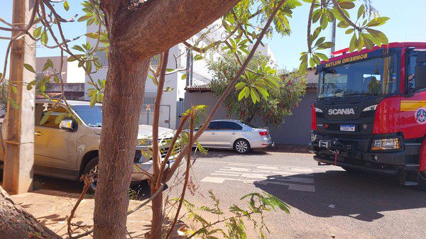 Acidente em elevador de carga deixa trabalhadores feridos em Uberlândia (MG)