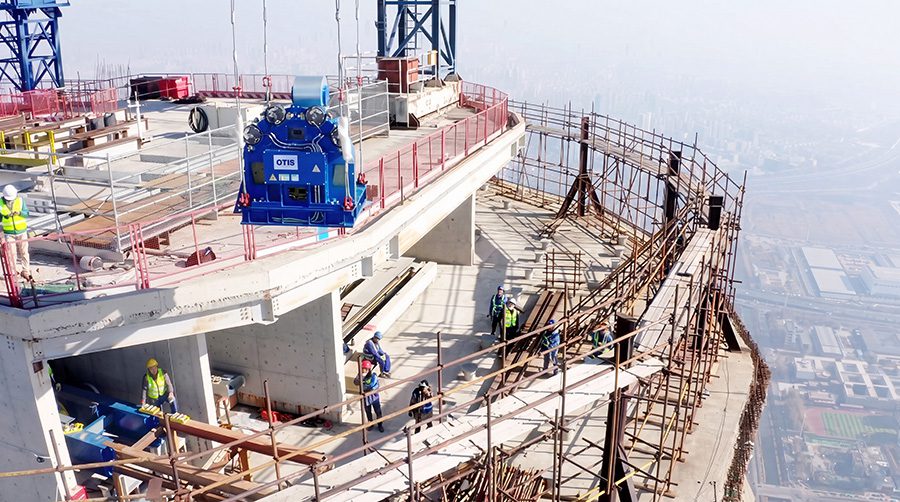 Arranha-céu de quase 600 metros na China terá 251 elevadores e escadas rolantes