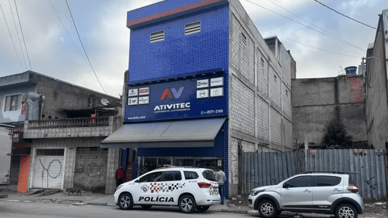 Empresário morre após cair em poço de elevador e ser atingido pelo equipamento na Grande SP