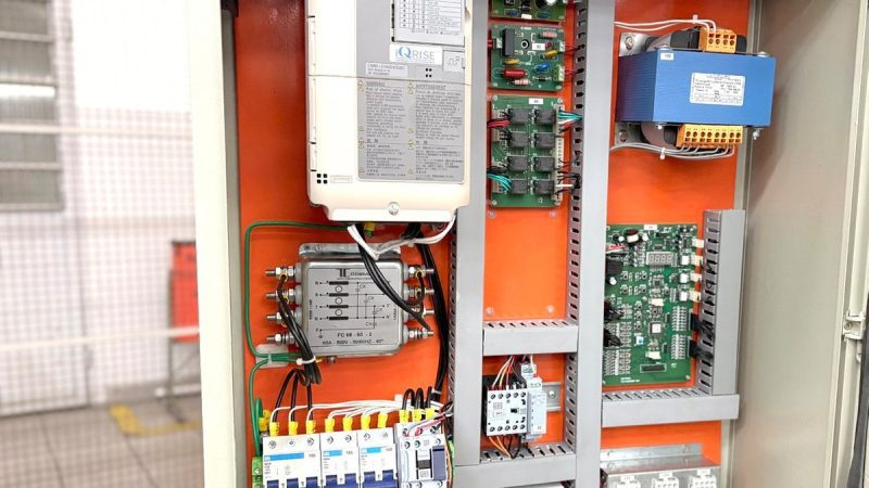 Modernização de elevadores: o que avaliar antes de substituir o sistema de comando