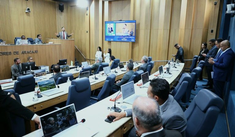 Câmara de Aracaju aprova projeto que proíbe discriminação no acesso aos elevadores